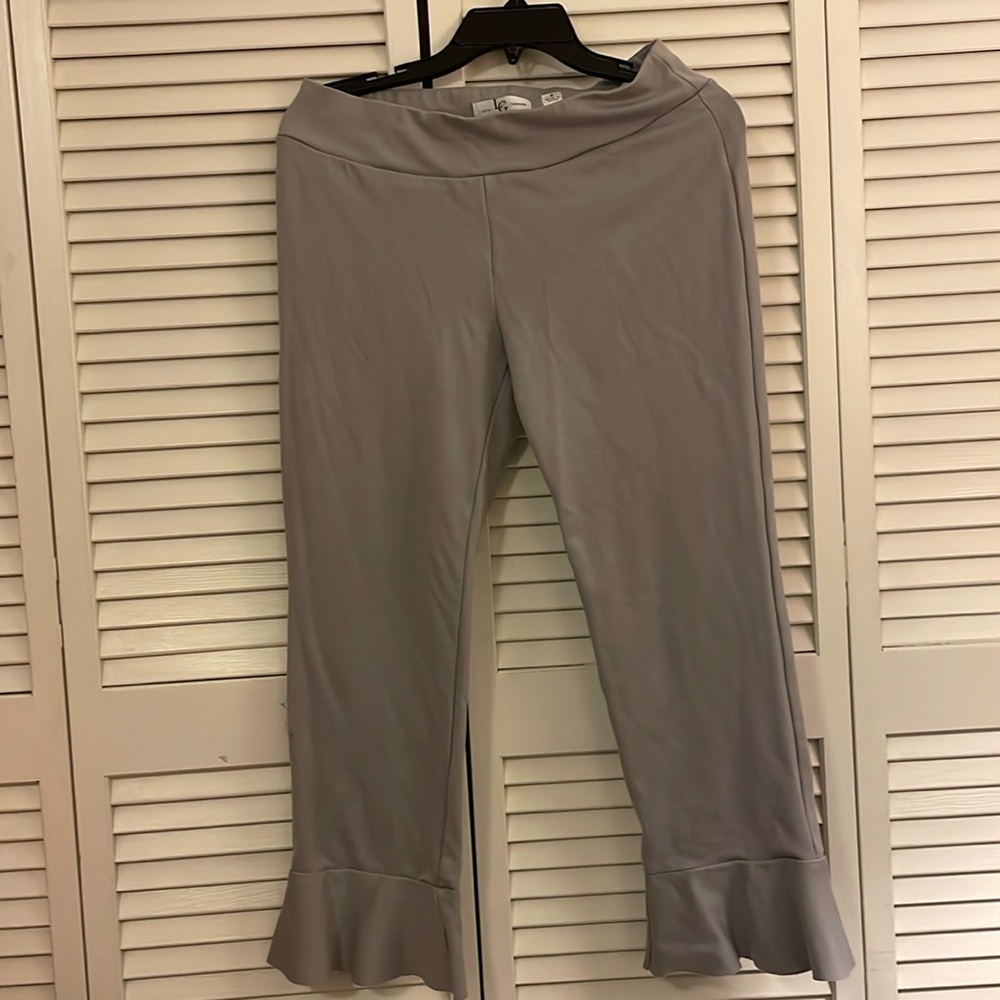 Grey tulip leg capri pants Nylon & Spandex